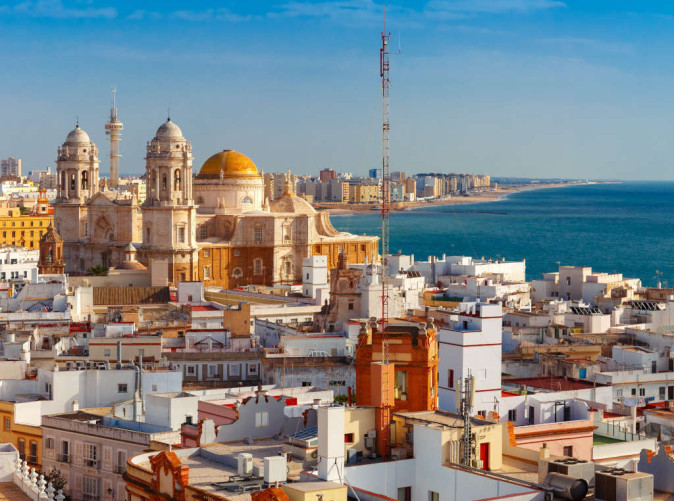 015_Blick über CAdiz - (04) - Credit Kavalenkava - stock.adobe.com